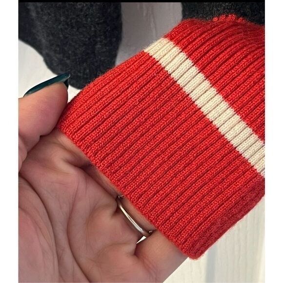 Women's V-Neck Sweater with Snowflake Design - Picture 3 of 8